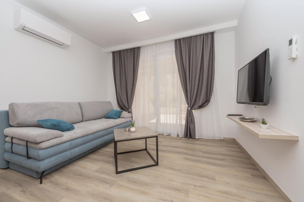 Apartments By The Sea Makarska - 19134 Екстериор снимка