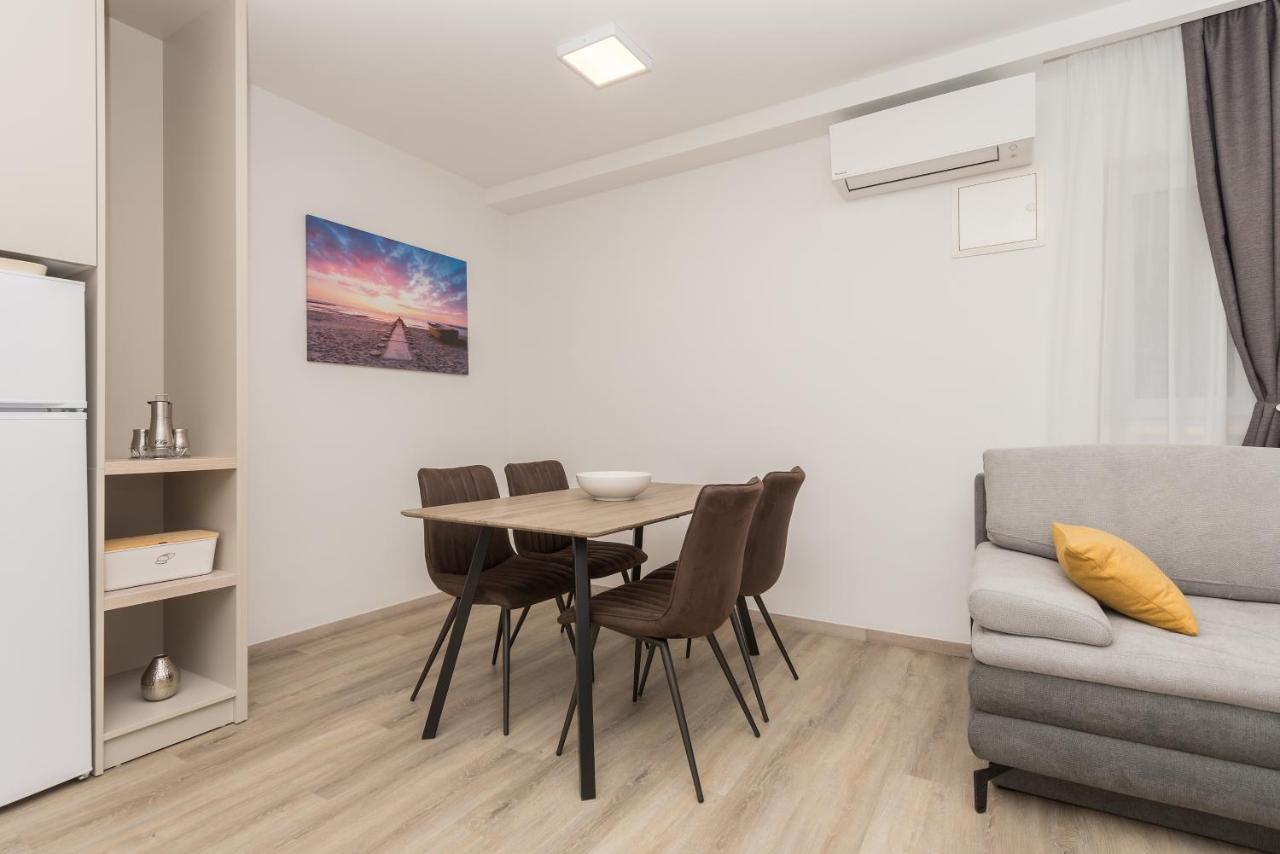 Apartments By The Sea Makarska - 19134 Екстериор снимка