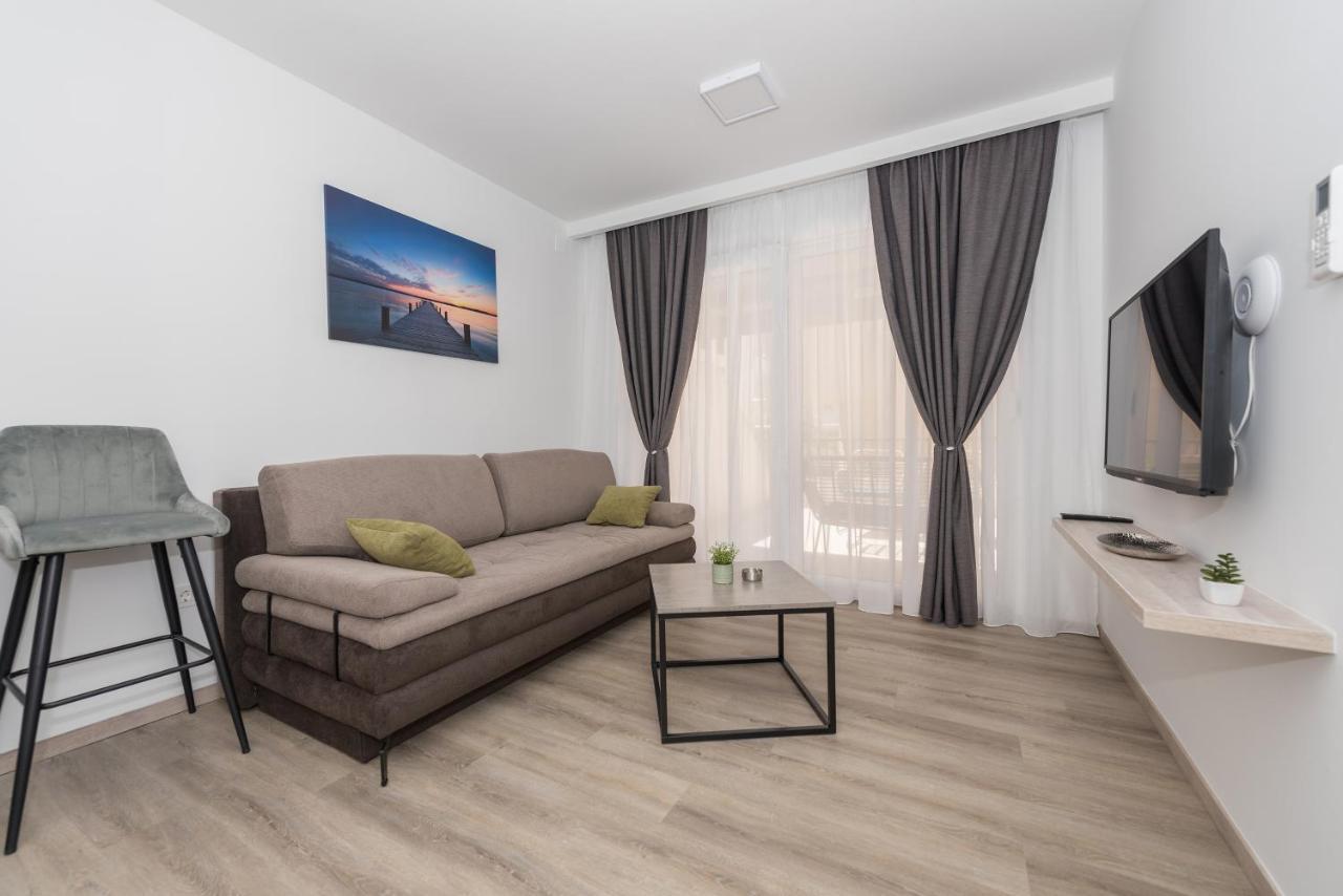 Apartments By The Sea Makarska - 19134 Екстериор снимка